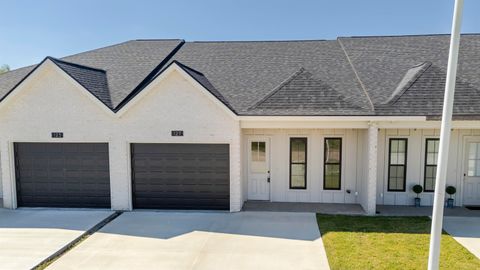 Townhouse For Sale - 127 Emerson Drive<br/> Houma, LA 70360