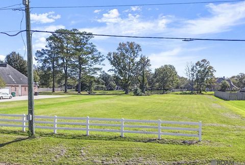 Vacant Land For Sale - 36470 La Hwy 16<br/> Denham Springs, LA 70706