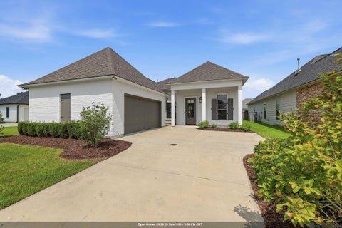 Homes For Sale - 564 Silverbill Ln<br/> Baton Rouge, LA 70810