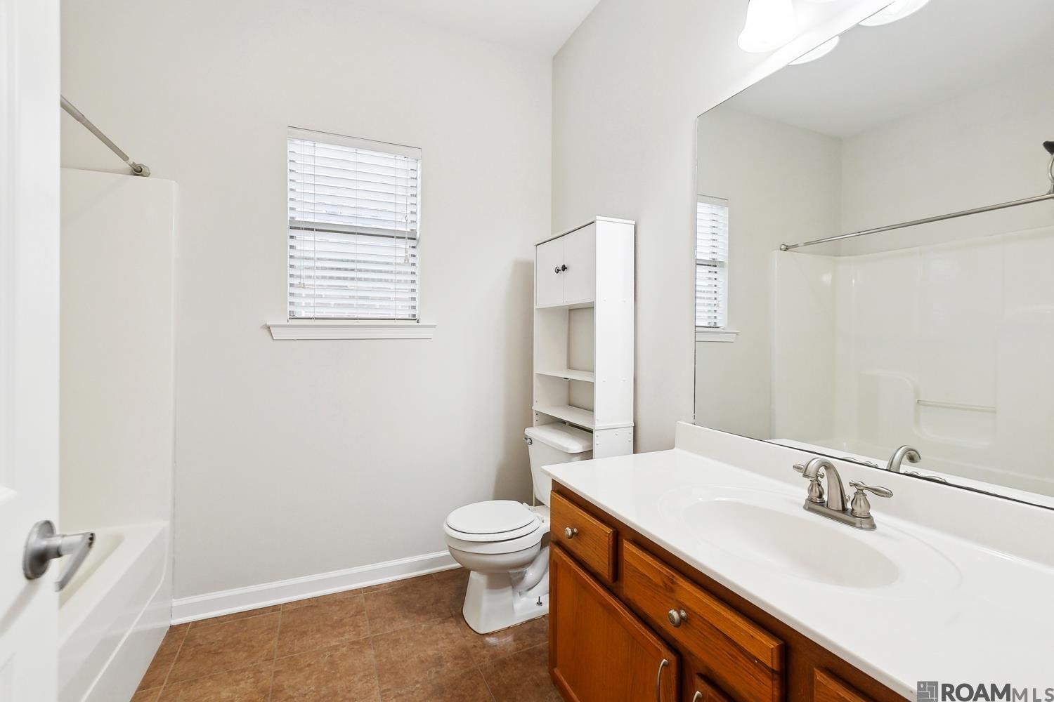 12831 Bonnie Bleu Dr, Denham Springs, Louisiana image 9