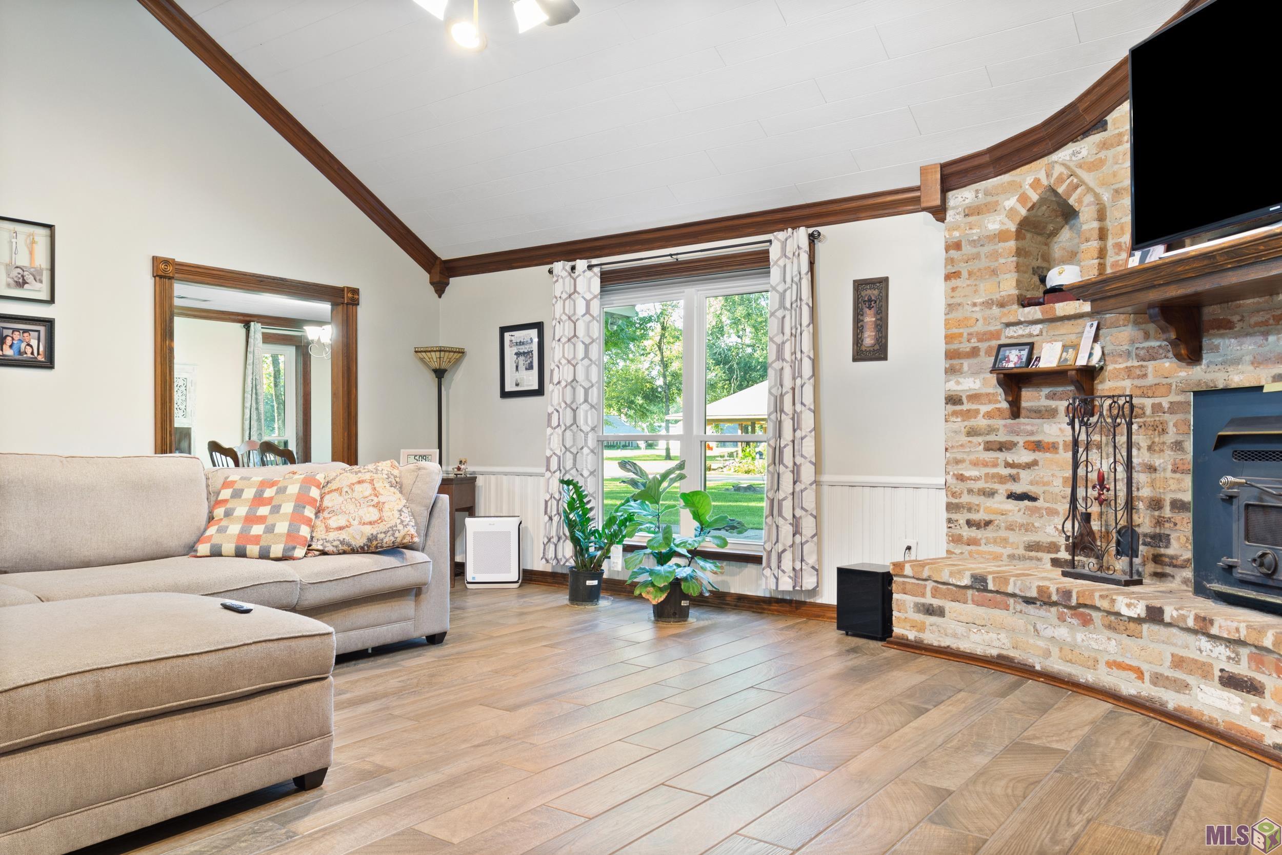 Baton Rouge, Louisiana 70818, United States, 5 Bedrooms Bedrooms, ,4 BathroomsBathrooms,Residential,Active,41641