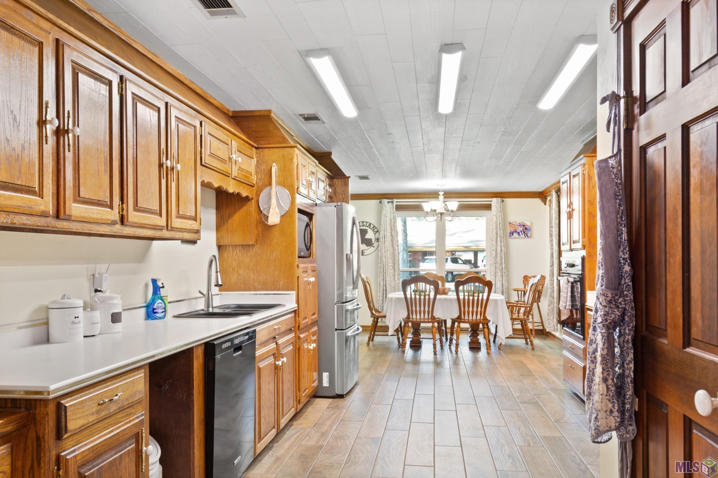 Baton Rouge, Louisiana 70818, United States, 5 Bedrooms Bedrooms, ,4 BathroomsBathrooms,Residential,Active,41641