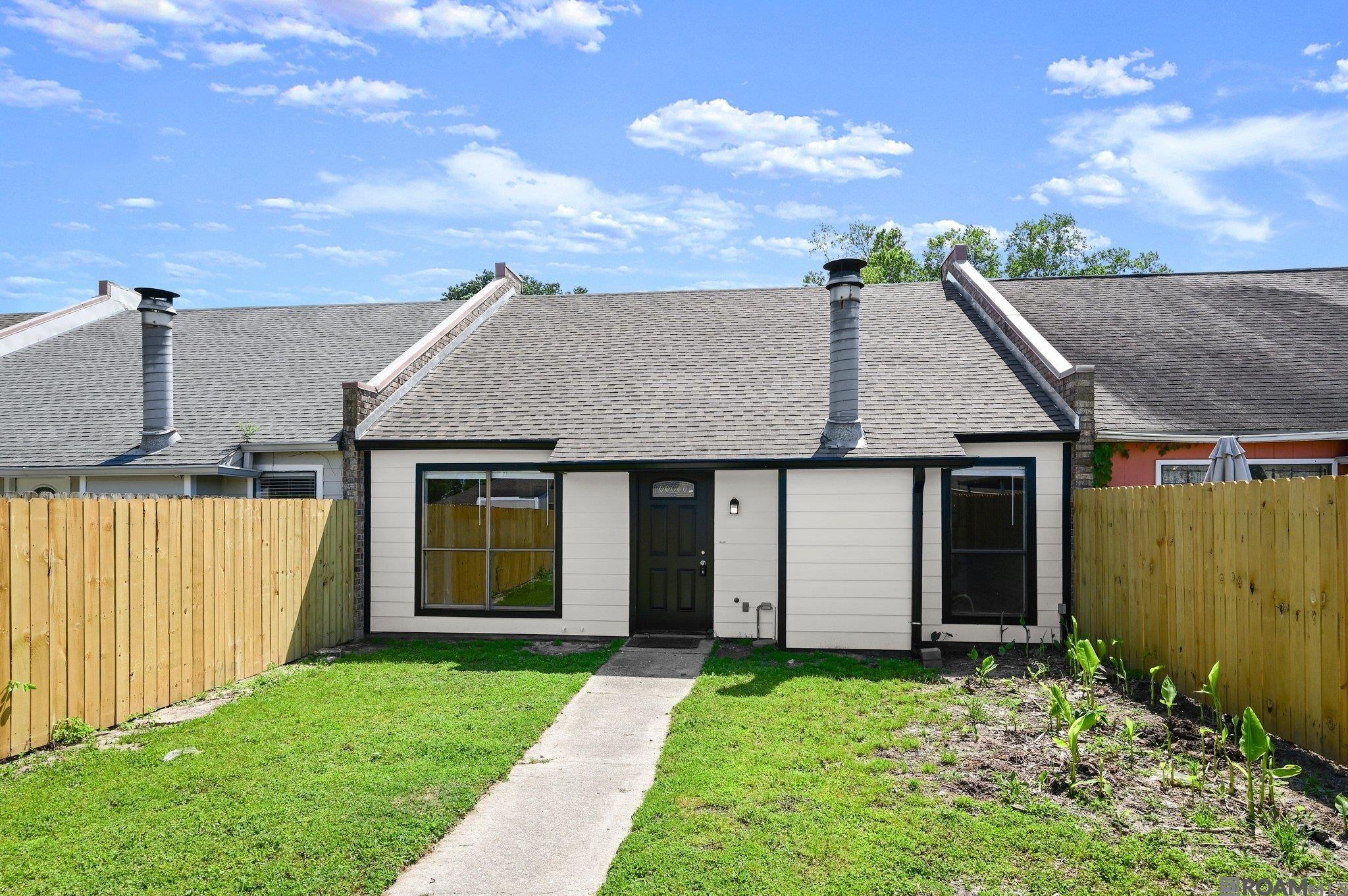 8826 Pecan Tree Dr, Baton Rouge, Louisiana image 2