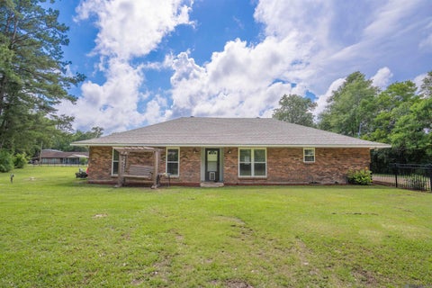 Homes For Sale - 18122 Sharon Dr<br/> Ponchatoula, LA 70454