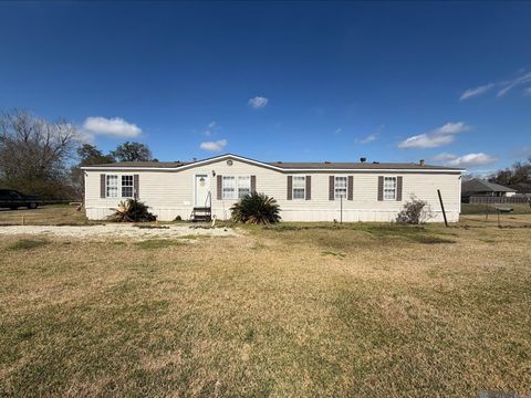 Mobile Home For Sale - 806 S Quiett Ave<br/> Ascension County, Gonzales, LA 70737