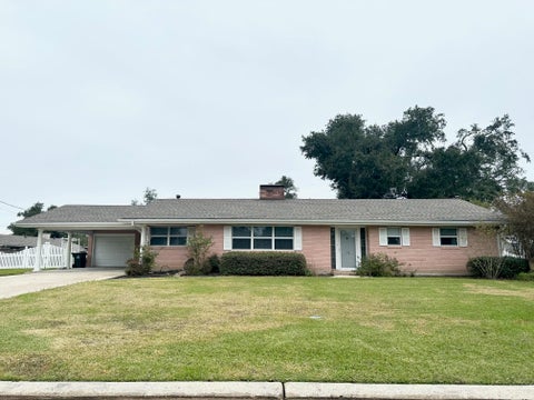 Homes For Sale - 110 Sherman St<br/> Houma, LA 70360