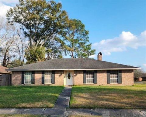 Homes For Sale - 381 Shadydale Dr<br/> Baton Rouge, LA 70815