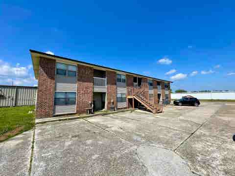 Apartment For Rent - 208 Monarch Dr #201-A<br/> Houma, LA 70364