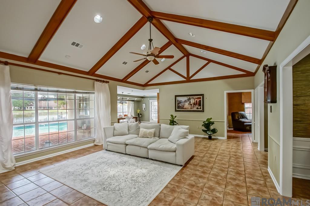 4118 E Lake Sherwood Ave, Baton Rouge, Louisiana image 5