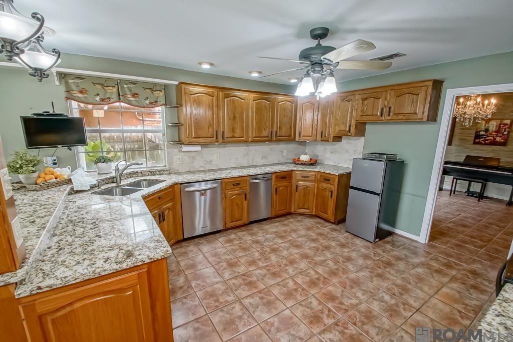 4118 E Lake Sherwood Ave, Baton Rouge, Louisiana image 16