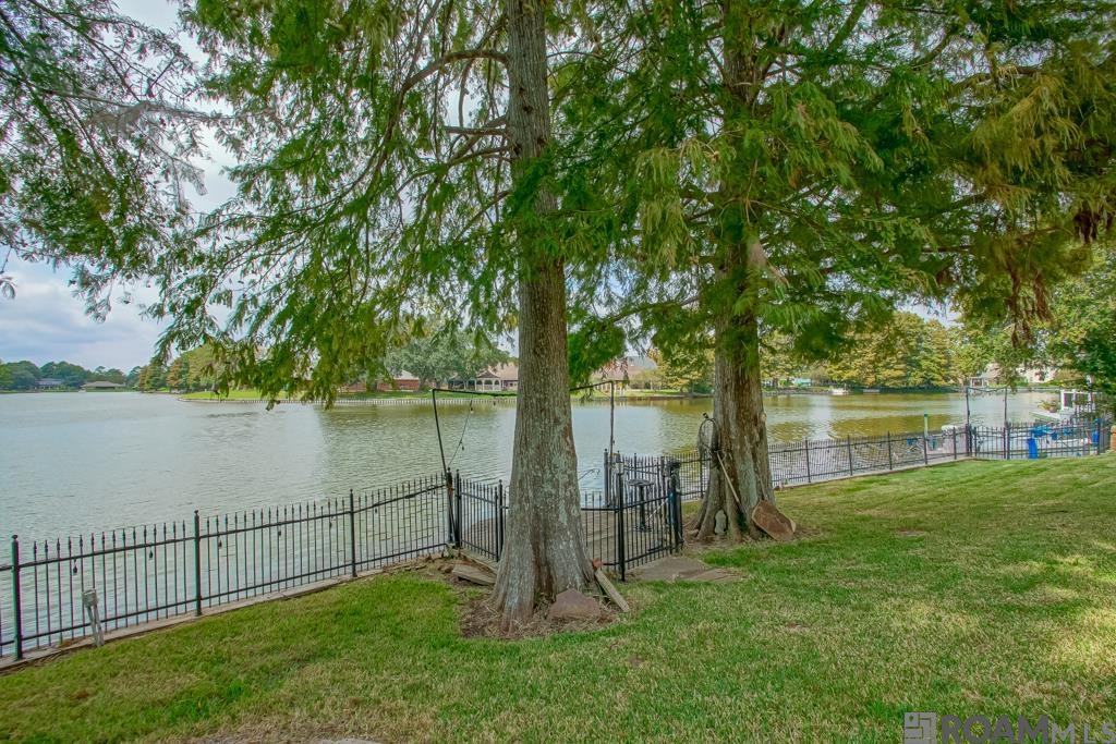 4118 E Lake Sherwood Ave, Baton Rouge, Louisiana image 6