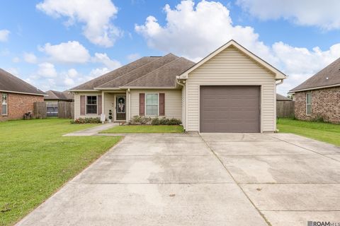 Homes For Sale - 133 Essence Avenue<br/> Thibodaux, LA 70301