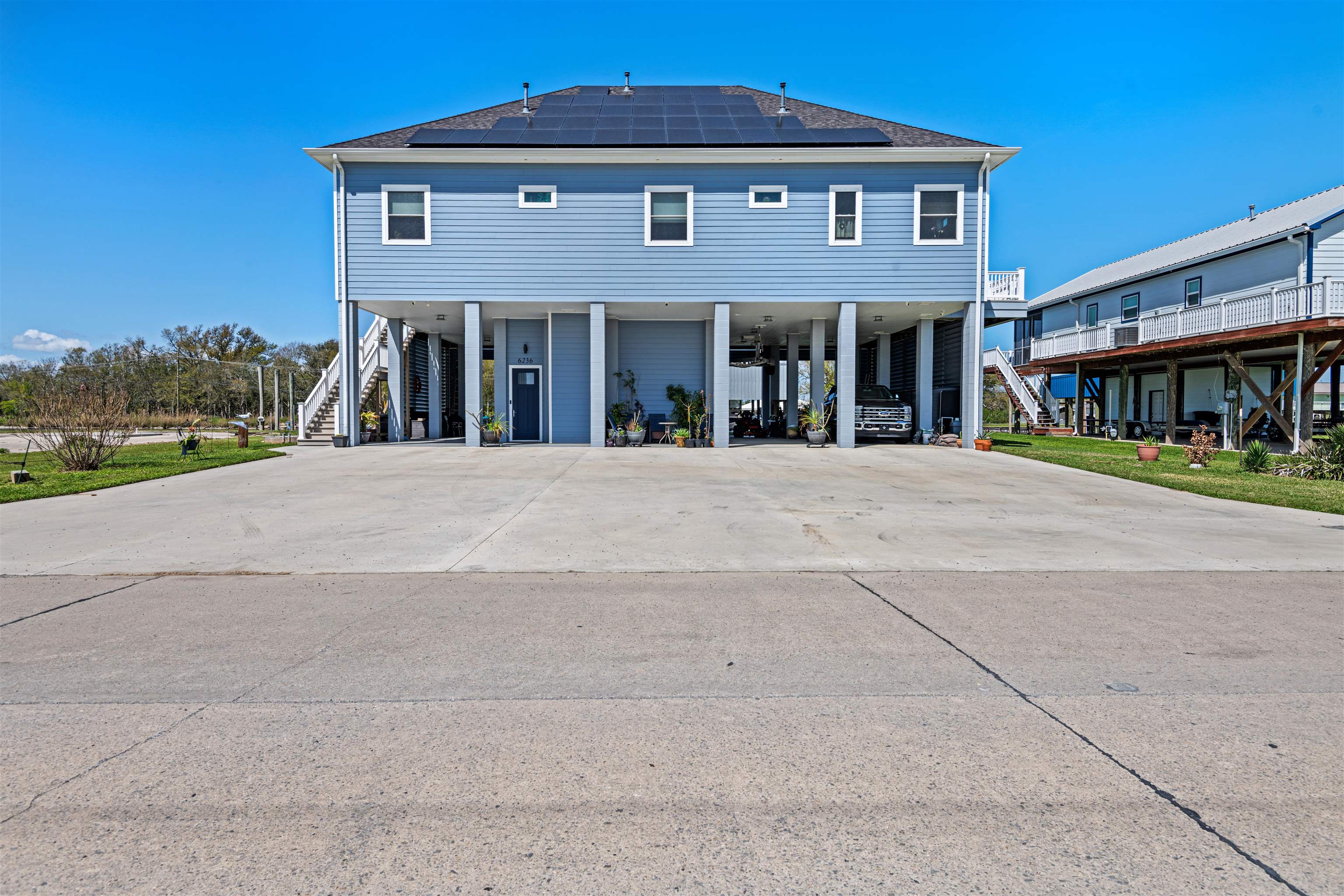6236 Bayouside Dr, Chauvin, Louisiana image 1