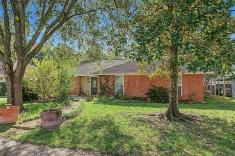 Homes For Sale - 7213 Members Pl<br/> Baton Rouge, LA 70817