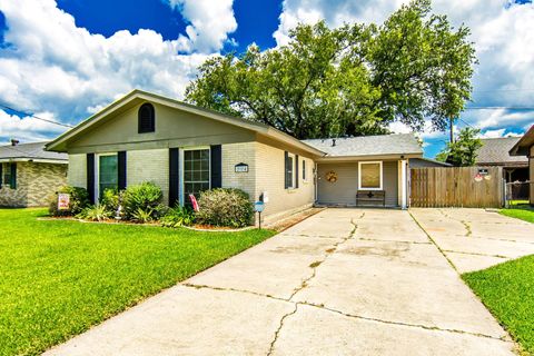 Homes For Sale - 214 Everette Drive<br/> Houma, LA 70364