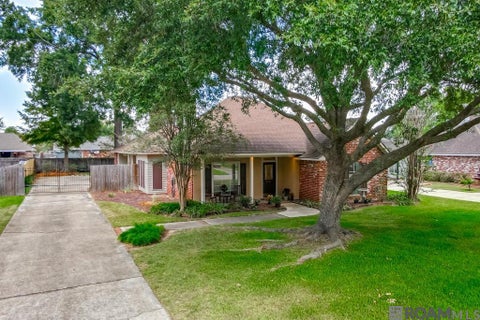Homes For Sale - 9141 Gary Dr<br/> Denham Springs, LA 70726