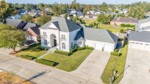 Homes For Sale - 112 Menard Place<br/> Thibodaux, LA 70301