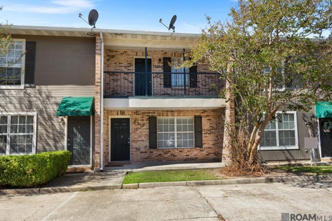 Townhouse For Sale - 4624 Parkoaks Dr #11<br/> Baton Rouge, LA 70816