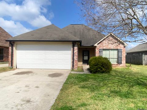 Homes For Sale - 40330 Coldwater Landing Ave<br/> Ascension County, Gonzales, LA 70737