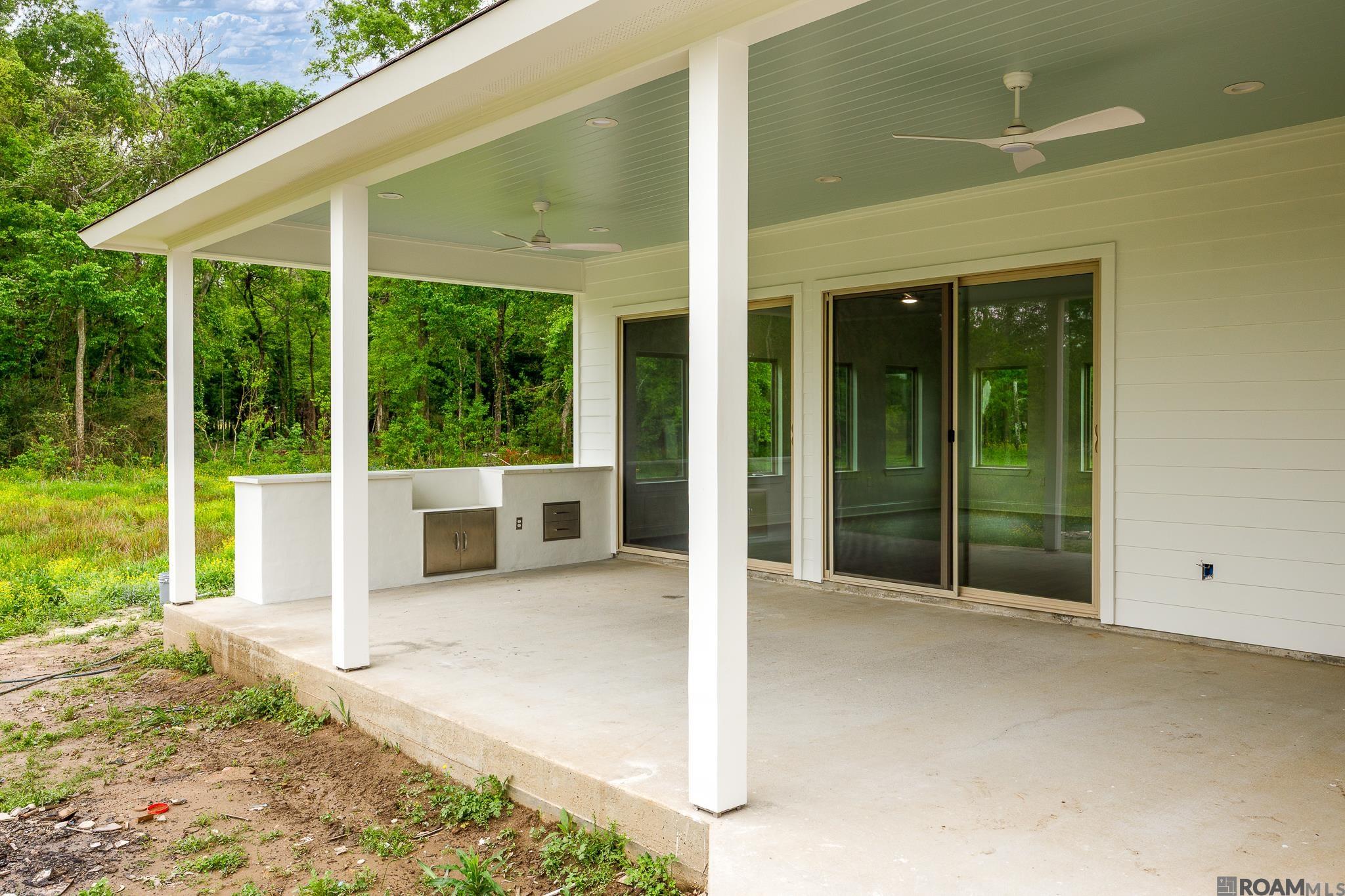 1033 W Worthey St, Gonzales, Louisiana image 37