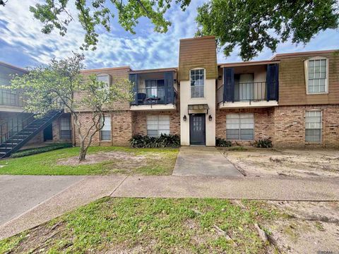 Condo For Sale - 2100 College Dr #120<br/> Baton Rouge, LA 70808