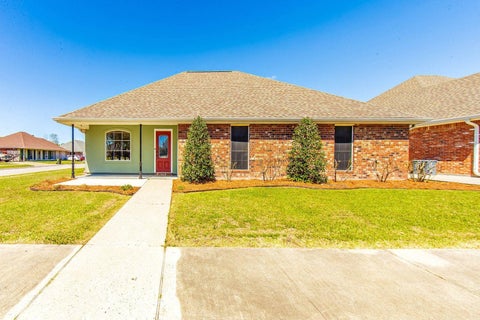 Homes For Sale - 103 Aubrey Drive<br/> Houma, LA 70360