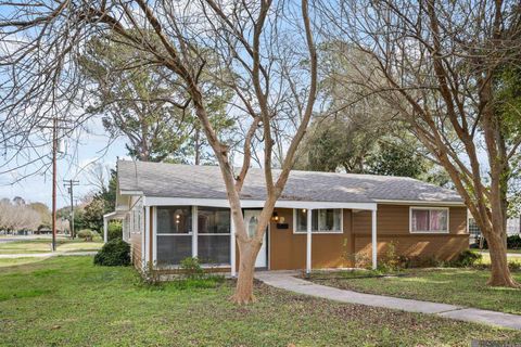 Apartment For Sale - 114 Community St<br/> Pointe Coupee County, New Roads, LA 70760