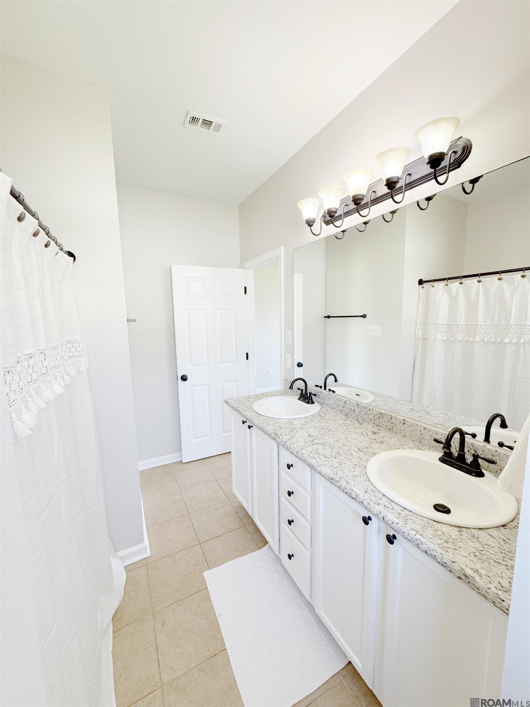 35081 Rayville Dr, Denham Springs, Louisiana image 12