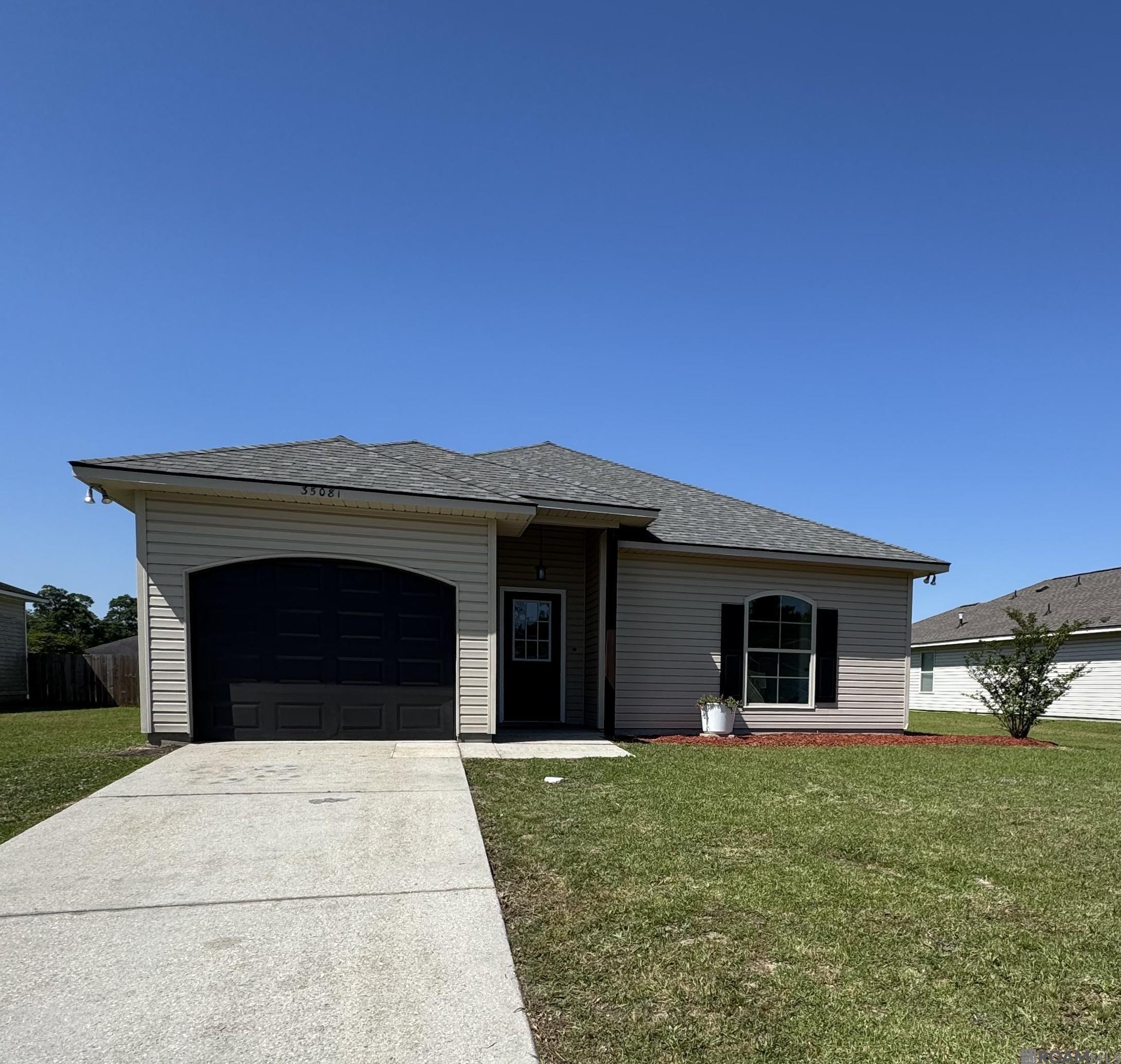 35081 Rayville Dr, Denham Springs, Louisiana image 1
