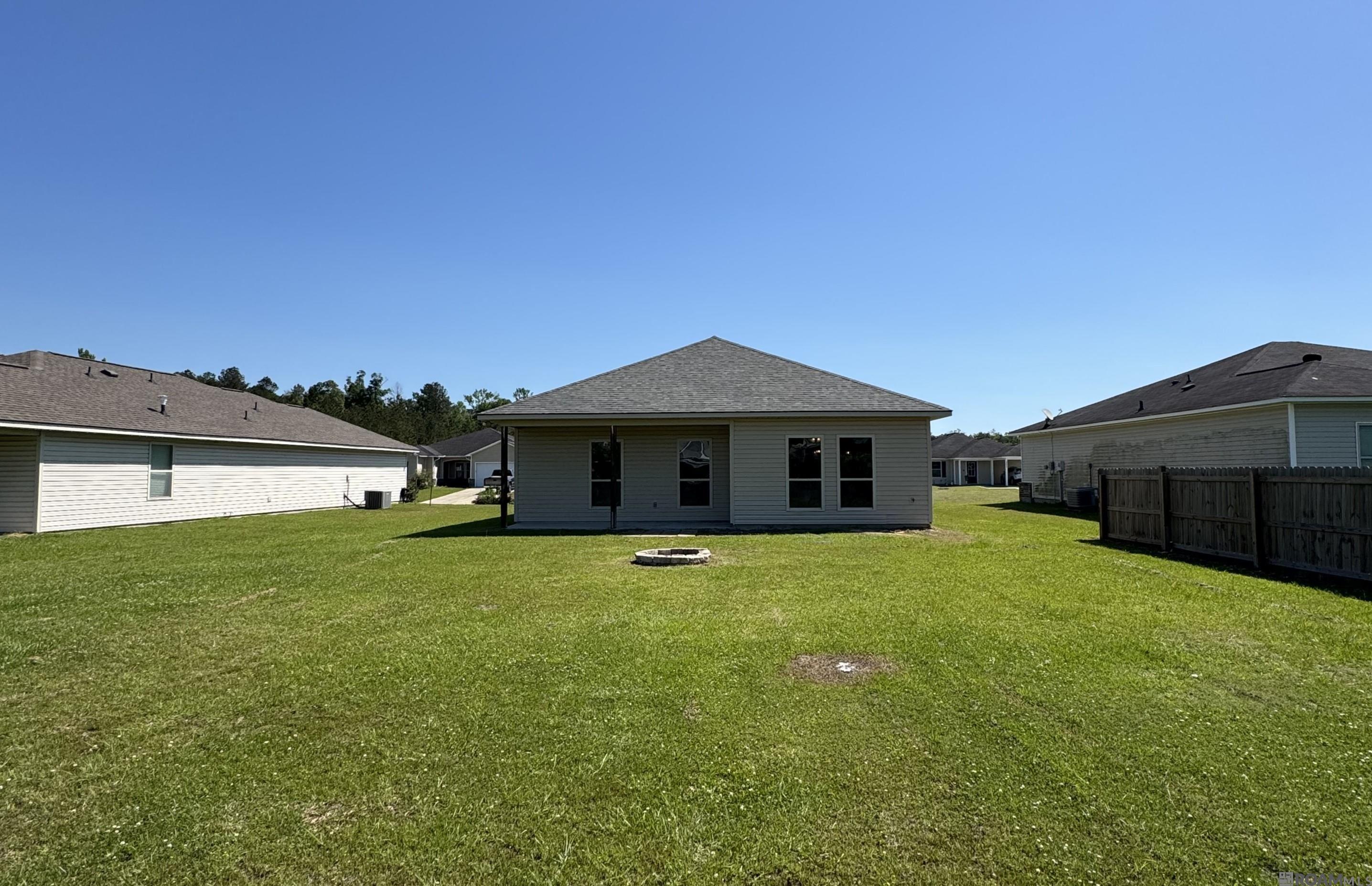 35081 Rayville Dr, Denham Springs, Louisiana image 3