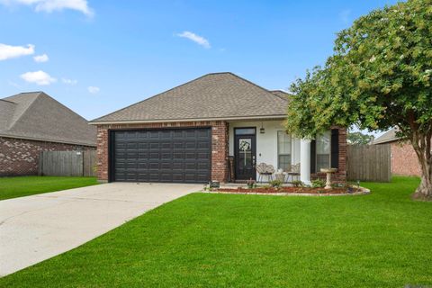 Homes For Sale - 40463 Fox Run Dr<br/> Gonzales, LA 70737