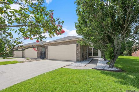 Townhouse For Sale - 5368 Courtyard Dr<br/> Gonzales, LA 70737