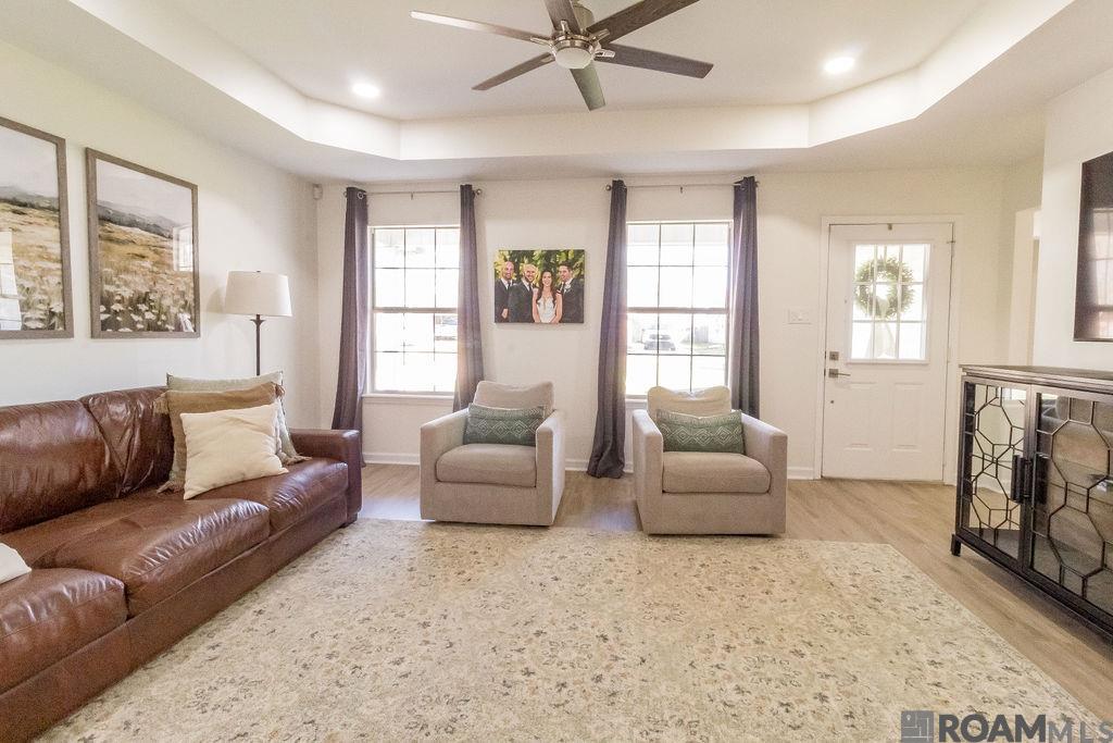 30705 Country Club Ln, Denham Springs, Louisiana image 4