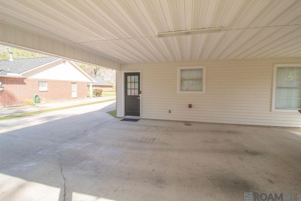 30705 Country Club Ln, Denham Springs, Louisiana image 17