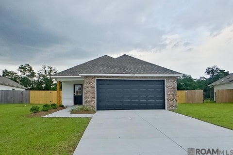 Homes For Rent - 13769 Pinyon Dr<br/> Denham Springs, LA 70726