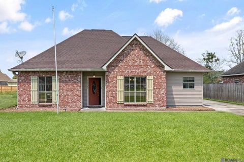 Homes For Sale - 12703 Landon Dr<br/> Walker, LA 70785