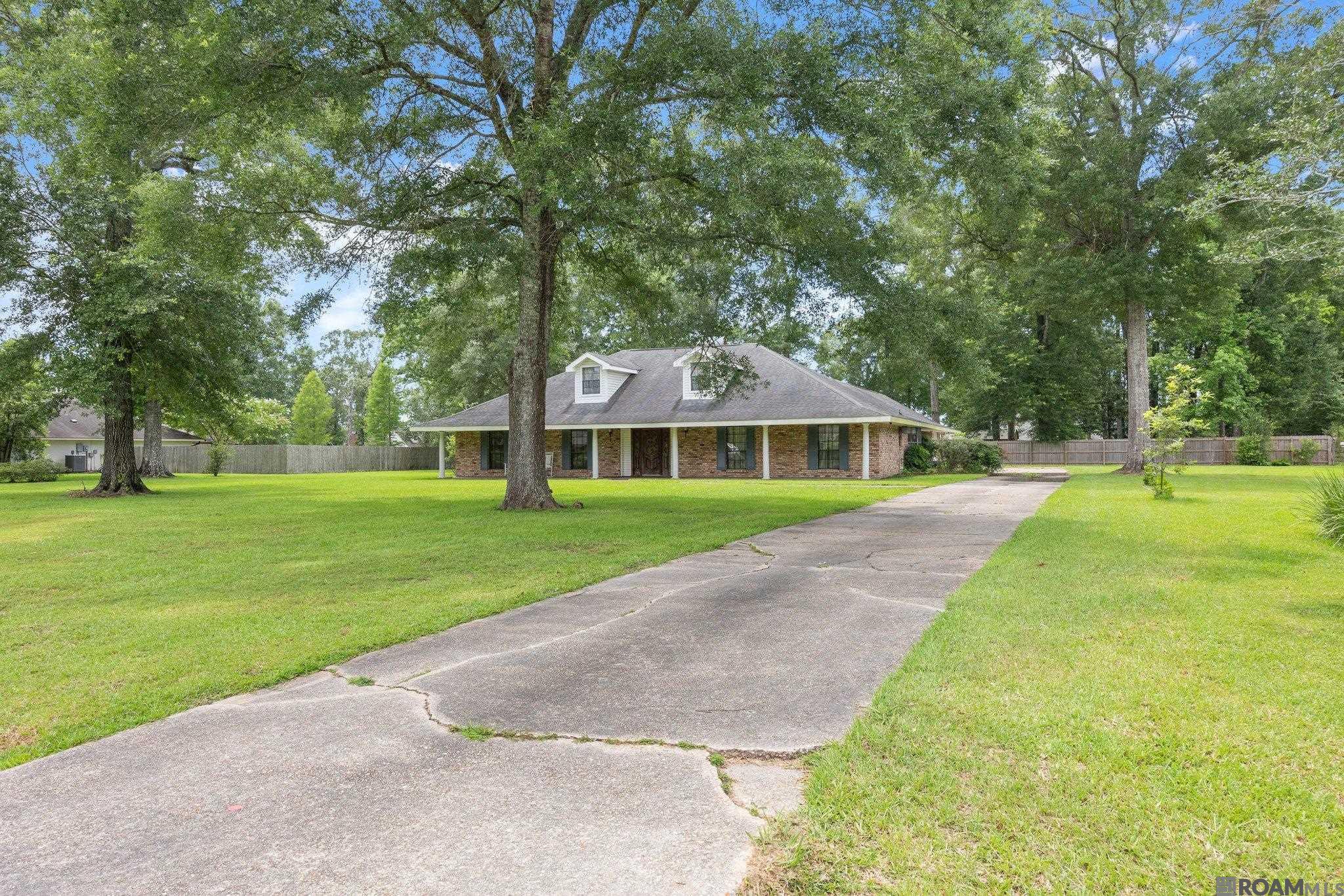 7625 Conestoga Dr, Greenwell Springs, Louisiana image 2