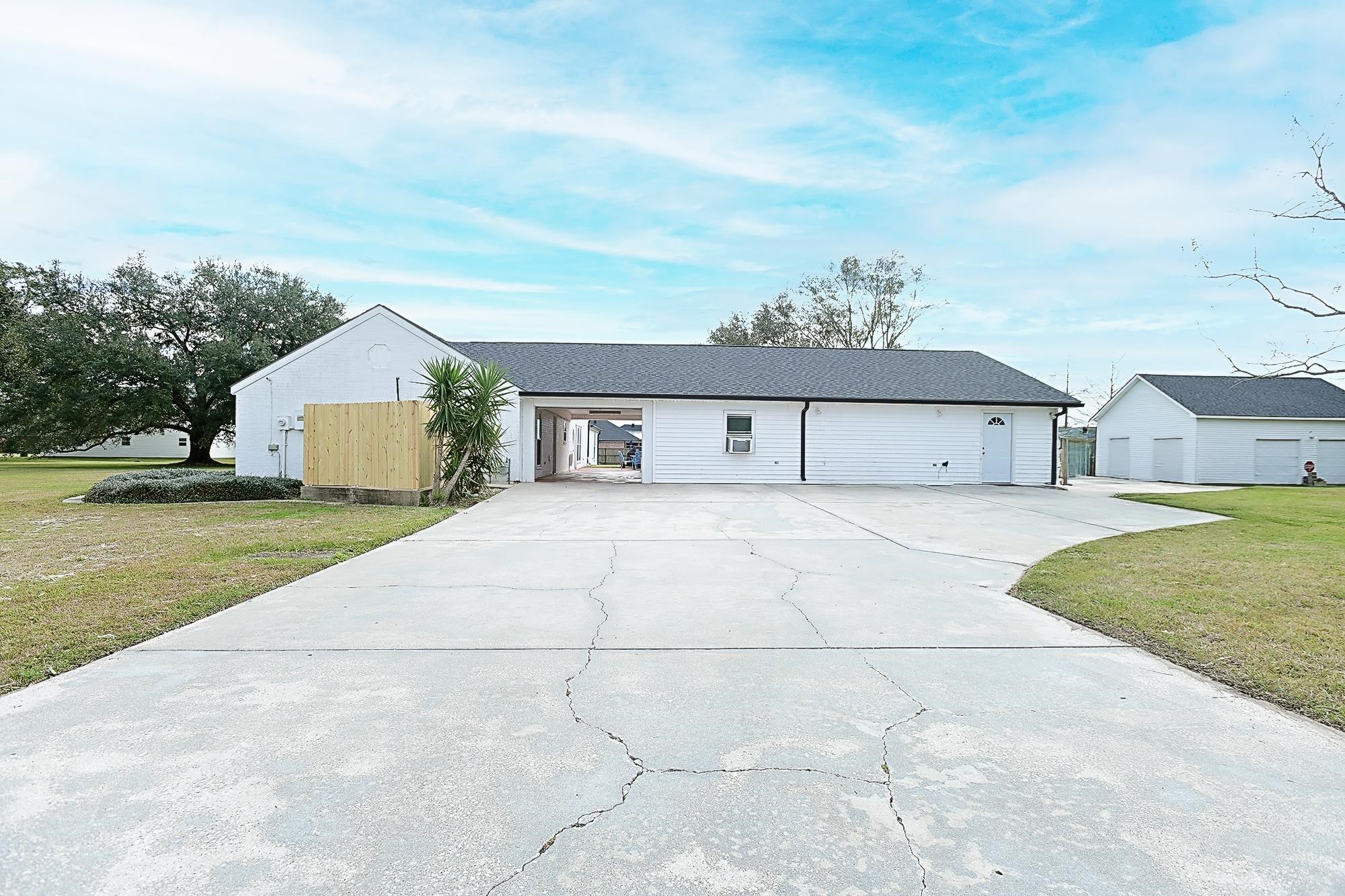 307 Bubby Dr, Houma, Louisiana image 5