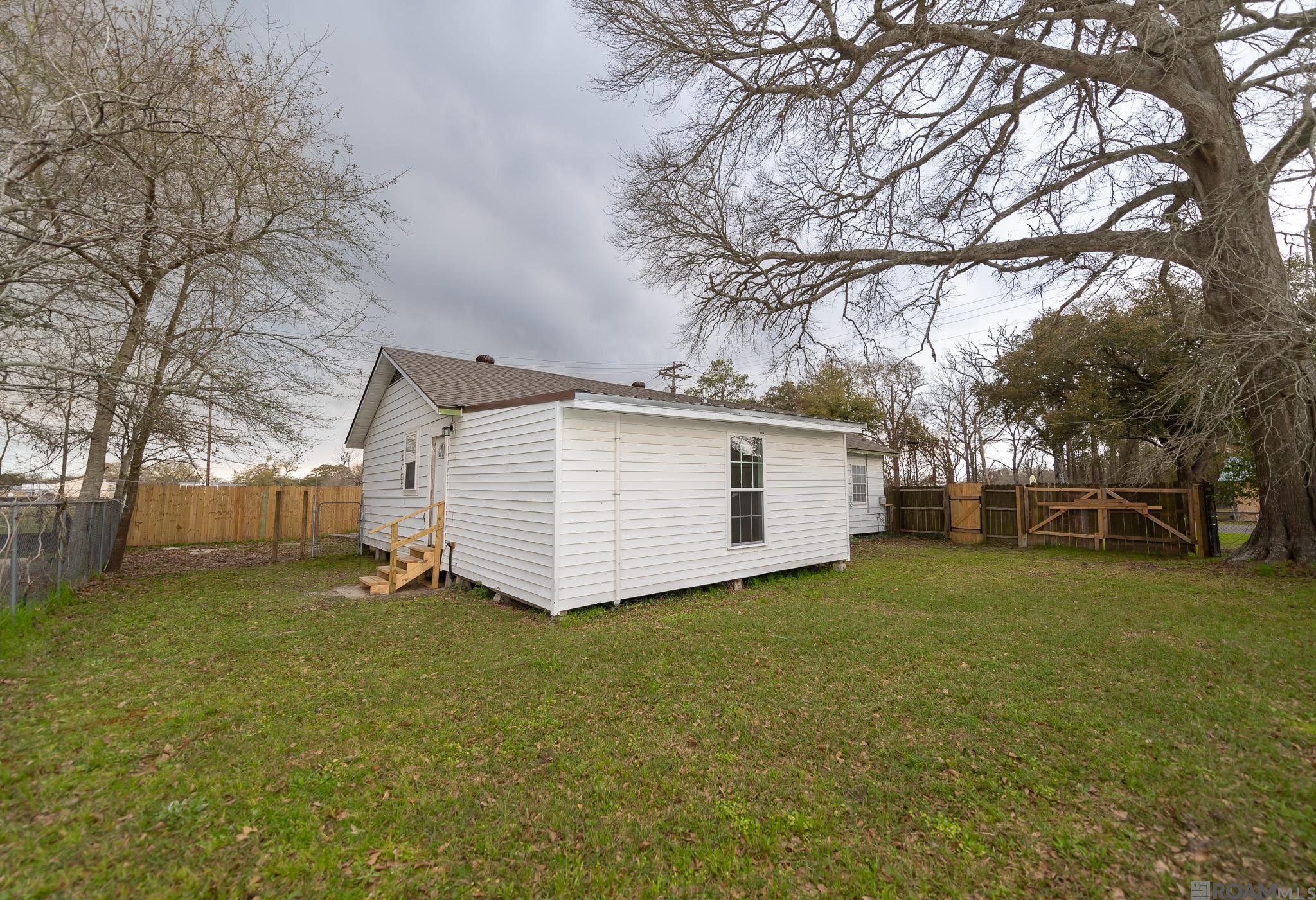 227 E Peach Ave, Eunice, Louisiana image 4