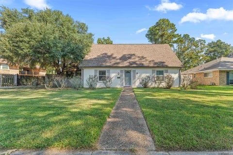 Homes For Sale - 12335 Buckingham Ave<br/> Baton Rouge, LA 70815
