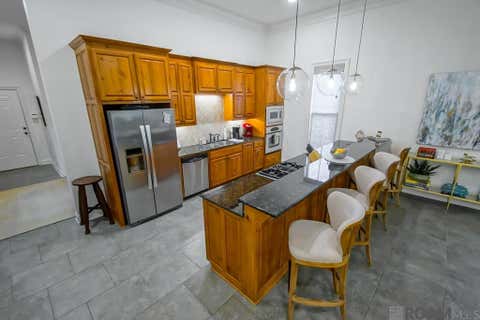 Townhouse For Sale - 4258 Bluebonnet Rd<br/> East Baton Rouge County, Baton Rouge, LA 70809