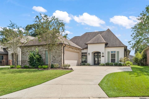 Homes For Sale - 16228 Woodland Trail Ave<br/> Baton Rouge, LA 70817