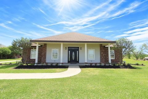 Homes For Sale - 744 East Woodlawn Ranch Road<br/> Houma, LA 70363