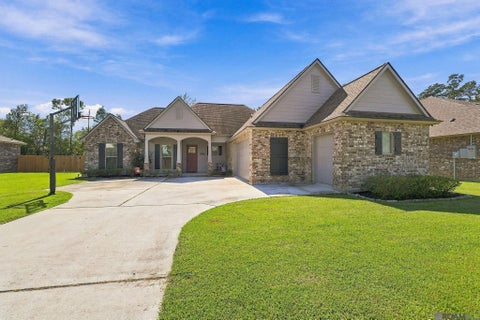 Homes For Sale - 9846 Cane Mill Rd<br/> Denham Springs, LA 70726