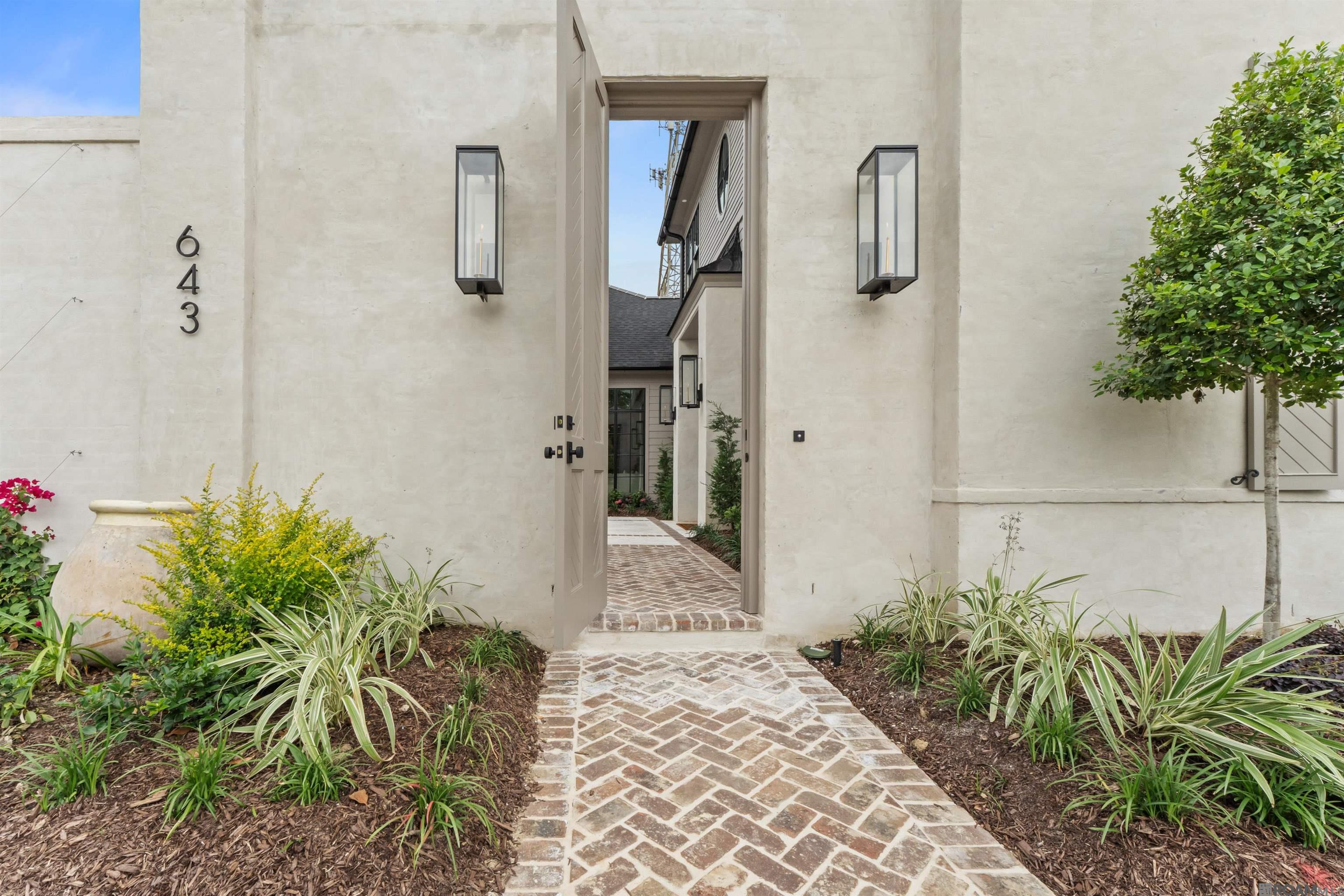 Baton Rouge, Louisiana, 70806, United States, 4 Bedrooms Bedrooms, ,4 BathroomsBathrooms,Residential,Active,1970994