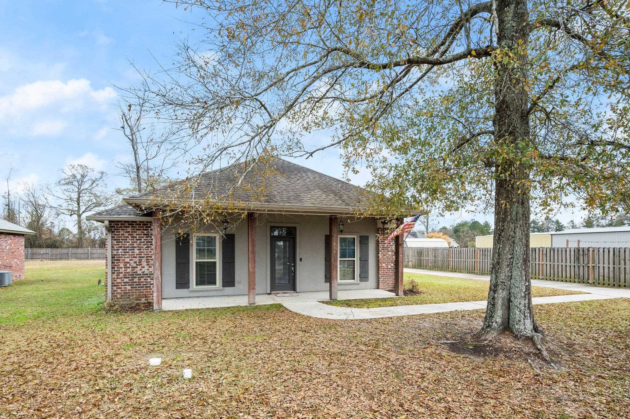 33888 Clinton Allen Rd, Denham Springs, Louisiana image 1