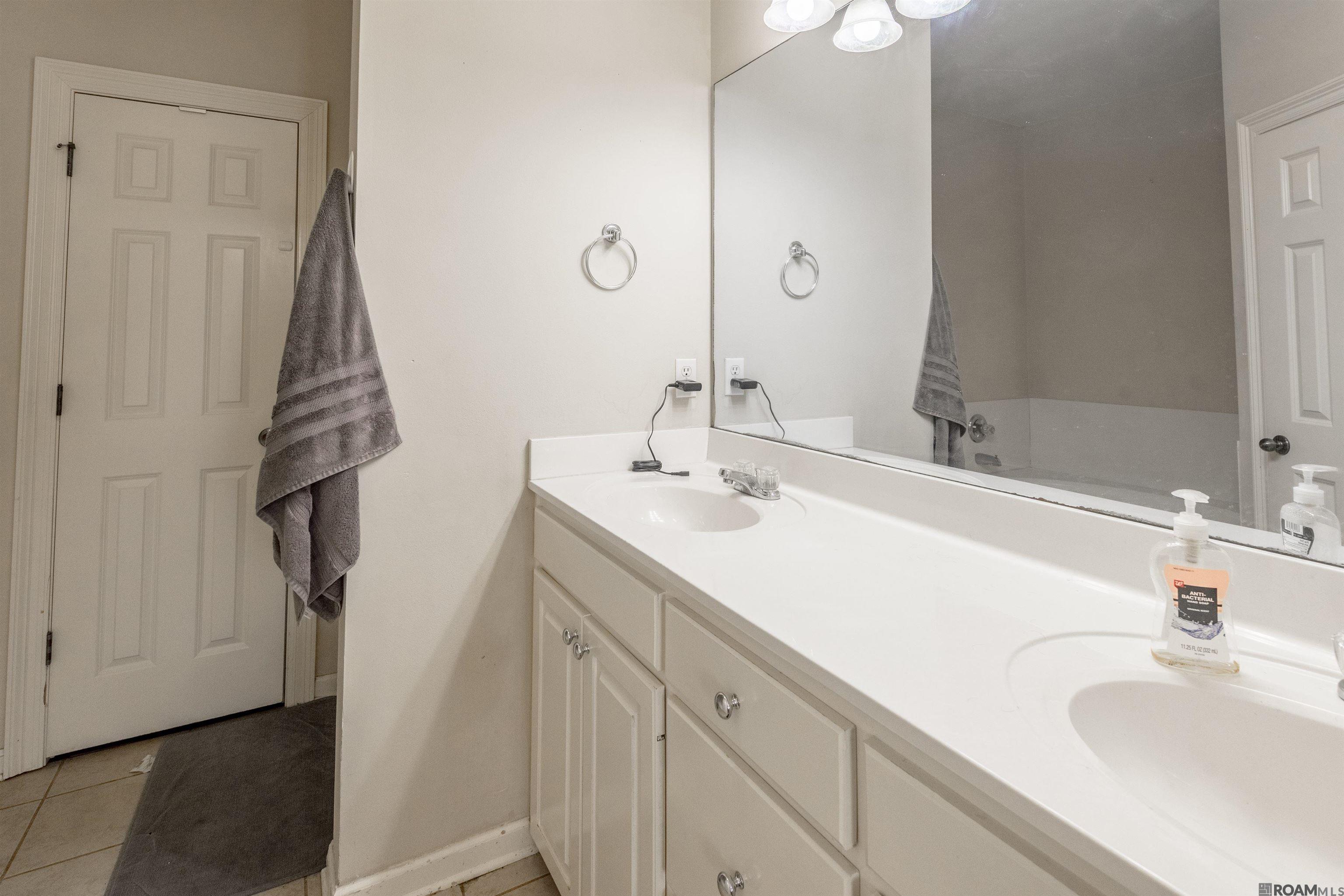 5267 Eastbay Dr, Baton Rouge, Louisiana image 9