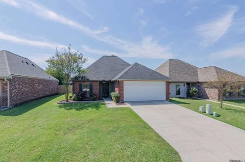 Homes For Sale - 40423 Cross Ridge Ave<br/> Ascension County, Gonzales, LA 70737