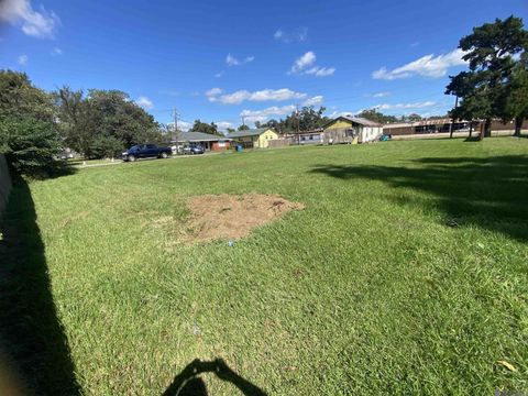 Vacant Land For Sale - 607 Earl St<br/> Pointe Coupee County, New Roads, LA 70760