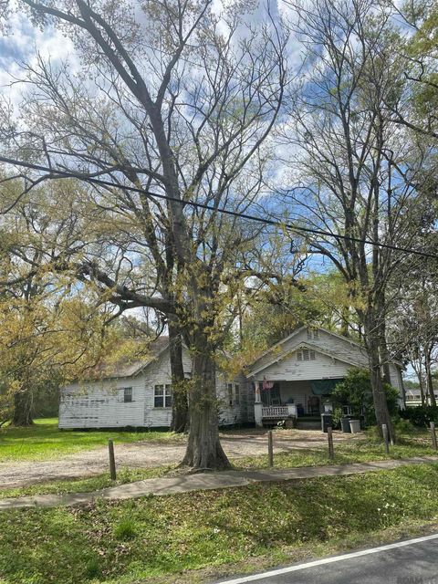 Homes For Sale - 515 W Main St<br/> Ascension County, Gonzales, LA 70737